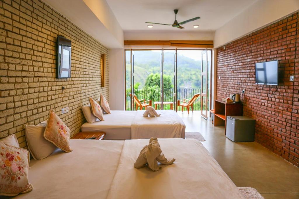 25% Savings on Reservations